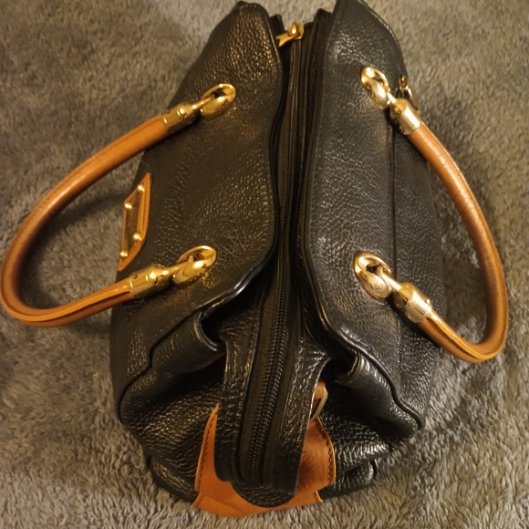 Valentina Black and Brown Leather Handbag - Picture 8 of 14